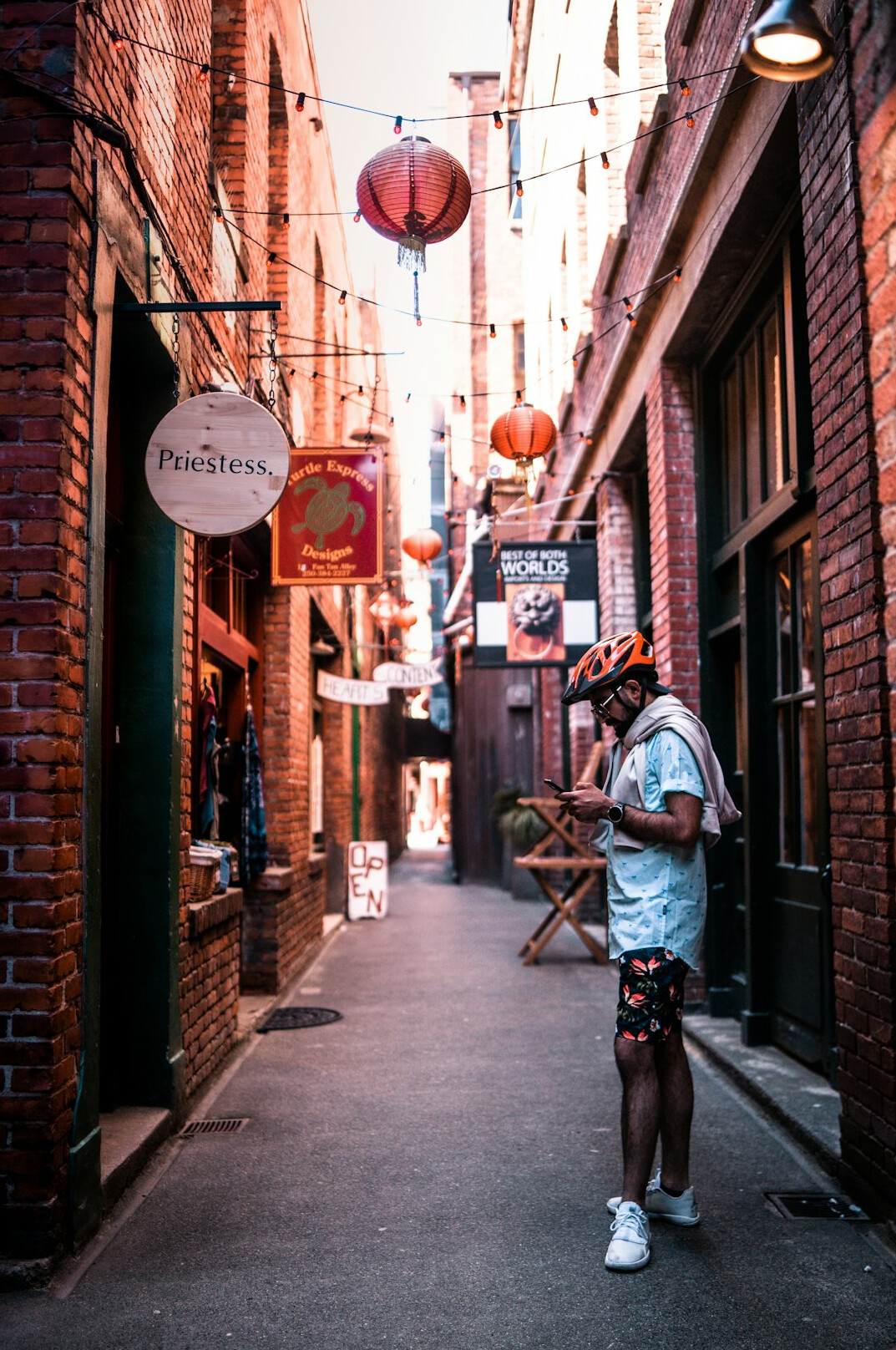 photographer taking street photos